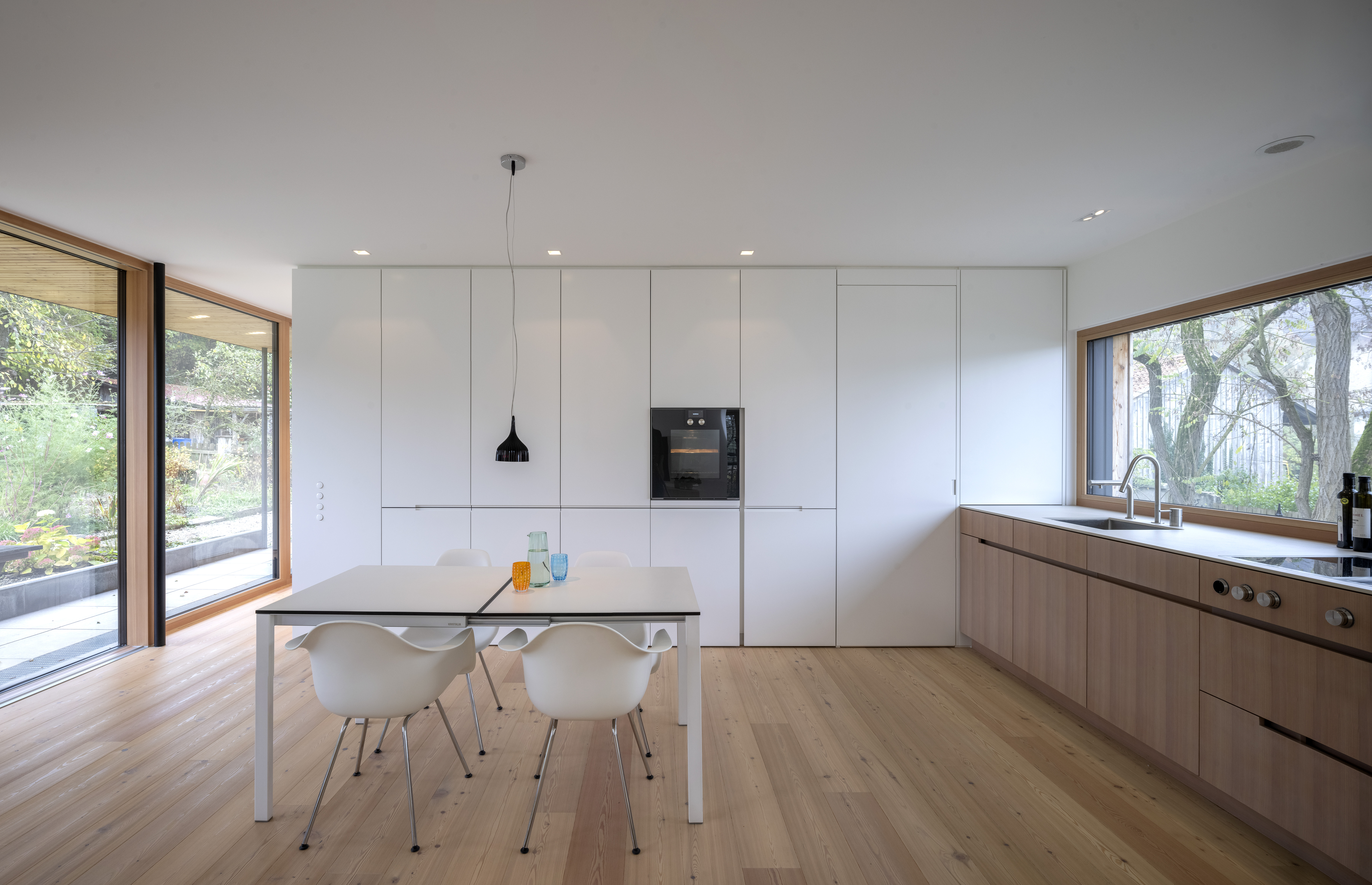 haus-t-header main